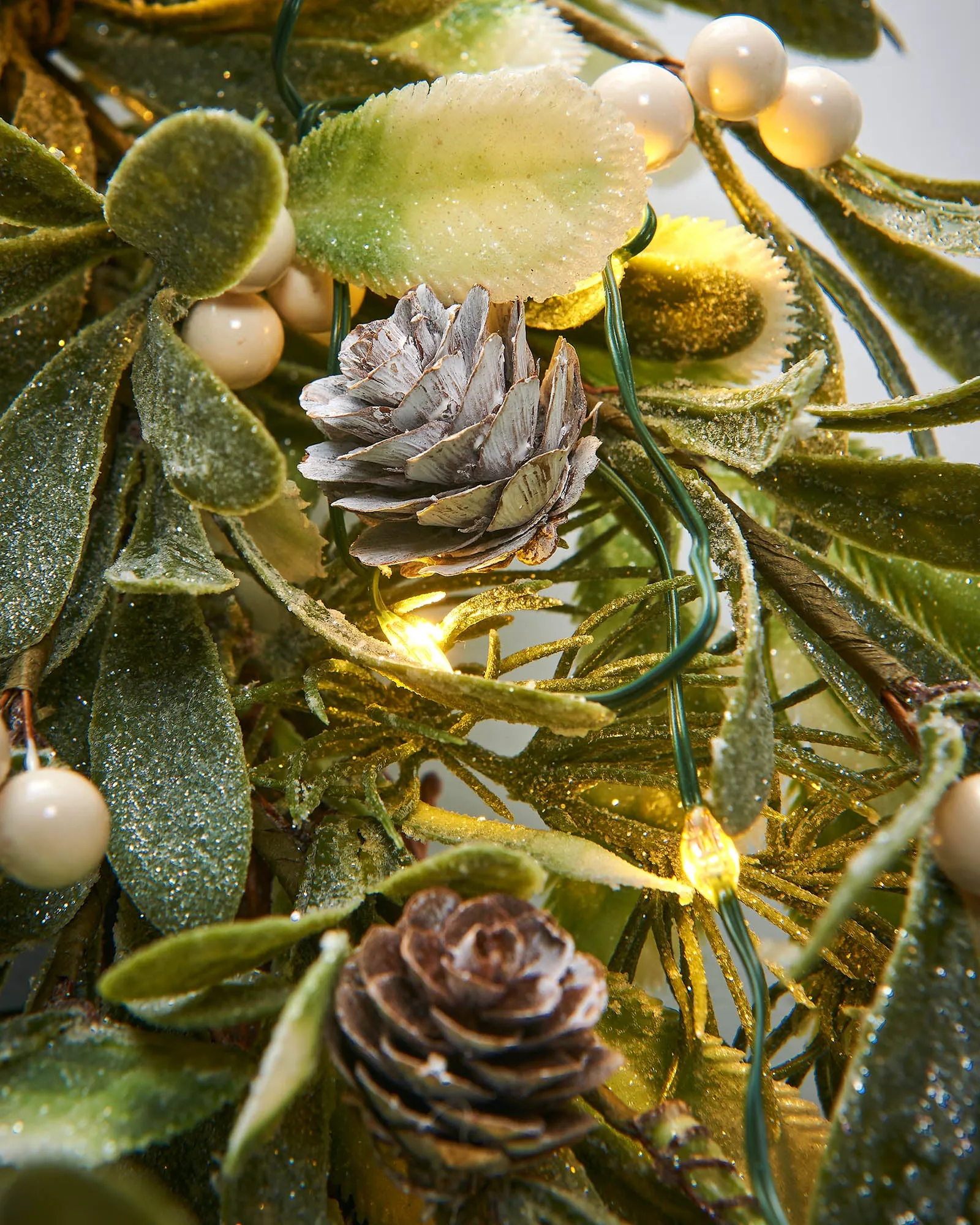 Pre-Lit Frosted Mistletoe Wreath, 76 cm